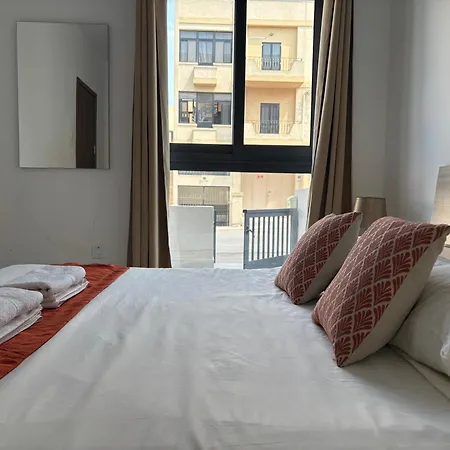 아파트 Air & Peace - 2 Bedroom Hamrun